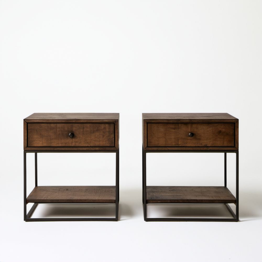 Zestaw 2 brązowych stolików nocnych z MDF i fornirem orzechowym na stalowej ramie, 50 x 40 x 60 cm